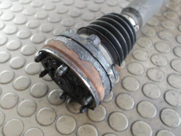 Foto: ANTRIEBSWELLE RECHTS (6N1) eines VW Polo 55 CD