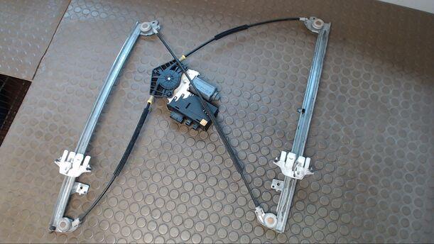 Foto: FENSTERHEBER VORNE LINKS eines Peugeot 807 HDi 130 Anfora