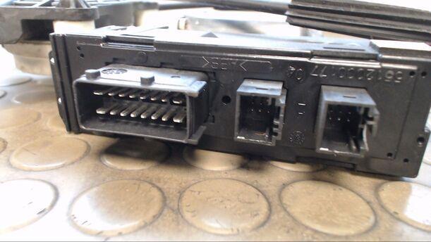 Foto: FENSTERHEBER VORNE LINKS eines Peugeot 807 HDi 130 Anfora