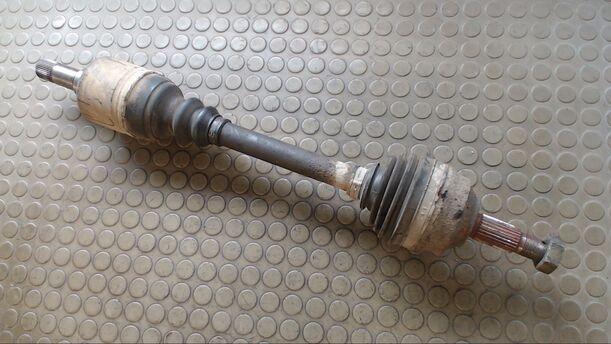 Foto: ANTRIEBSWELLE LINKS eines Peugeot 807 HDi 130 Anfora