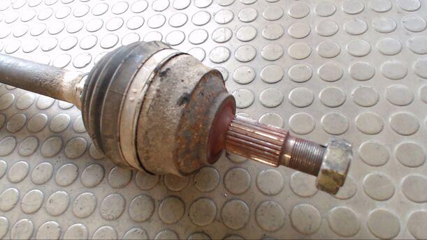 Foto: ANTRIEBSWELLE LINKS eines Peugeot 807 HDi 130 Anfora