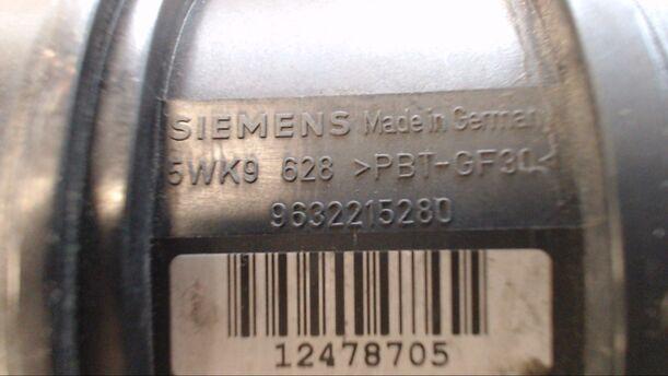 Foto: LUFTMASSENMESSER eines Peugeot 807 HDi 130