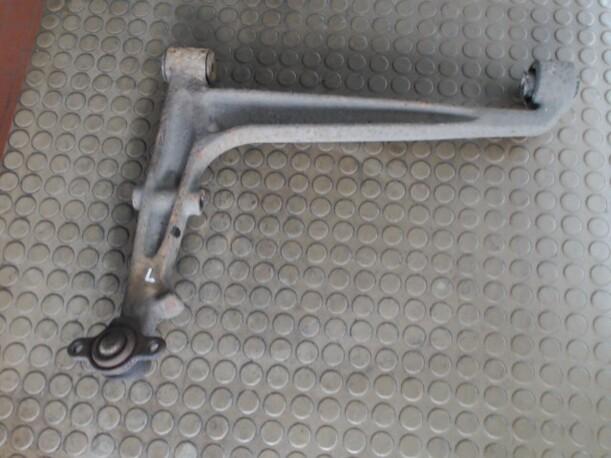 Foto: QUERLENKER VORNE LINKS eines VW Transporter T4 CD