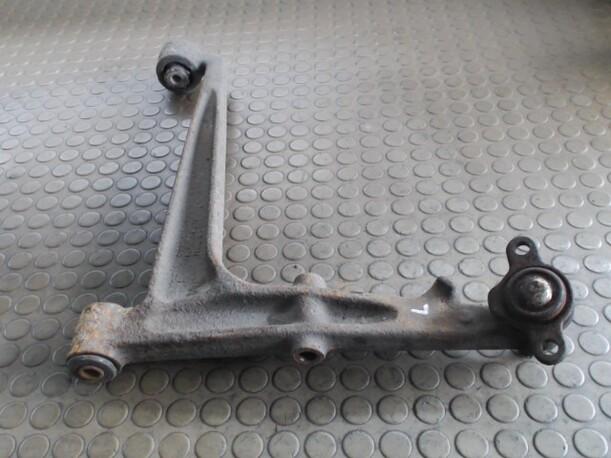 Foto: QUERLENKER VORNE LINKS eines VW Transporter T4 CD