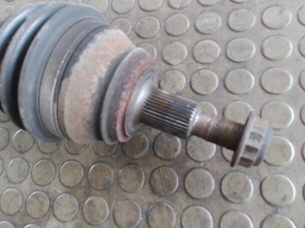 Foto: ANTRIEBSWELLE AUTOMATIK LINKS eines VW Golf 1.6 CD