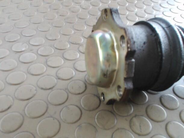 Foto: ANTRIEBSWELLE AUTOMATIK LINKS eines VW Golf 1.6 CD