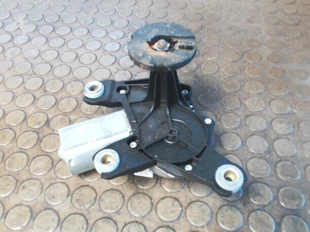 Foto: SCHEIBENWISCHERMOTOR HINTEN eines Fiat Stilo Multi Wagon 1.8 16V CD