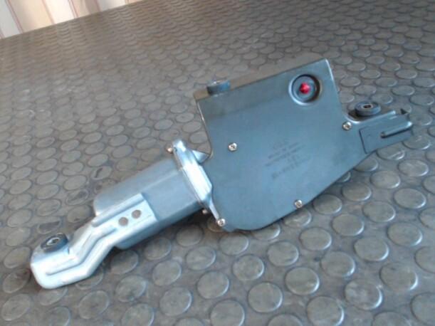 Foto: SCHEIBENWISCHERMOTOR HINTEN eines Honda Prelude 2.0i-16V CD