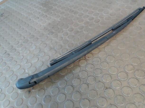Foto: SCHEIBENWISCHERARM HINTEN eines Alfa Romeo 156 Sportwagon 2.4 JTD CD