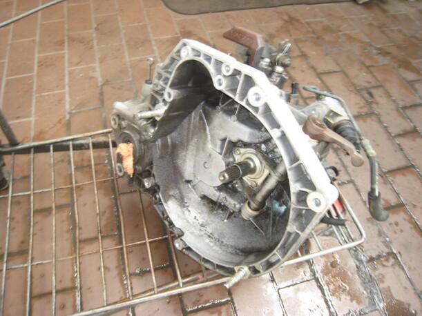 Foto: SCHALTGETRIEBE 5-GANG eines Alfa Romeo 156 Sportwagon 2.4 JTD CD