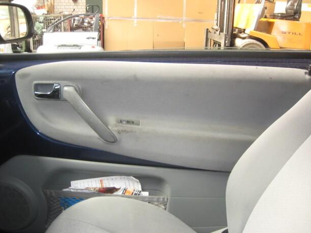 Foto: TÜR VORN RECHTS eines Seat Arosa 1.0 CD
