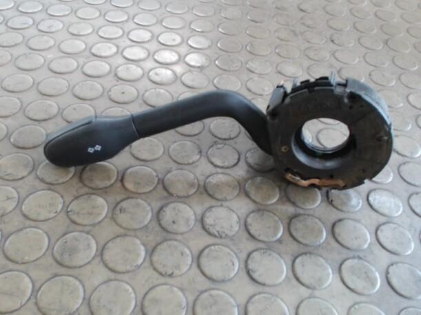 Foto: BLINKSCHALTER/KOMBISCHALTER eines Seat Arosa 1.0 CD