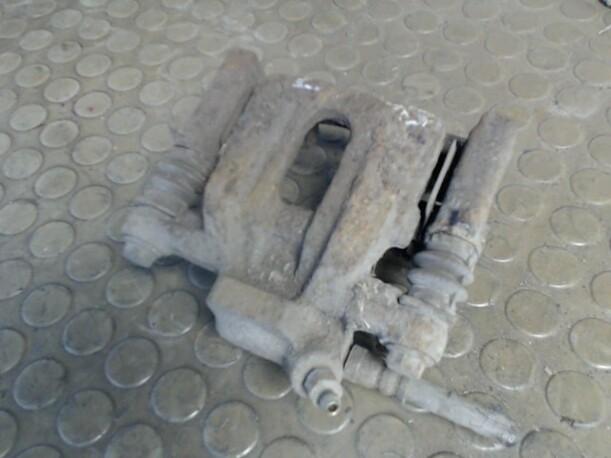 Foto: BREMSSATTEL HINTEN LINKS eines Mercedes-Benz A 170 CDI CD
