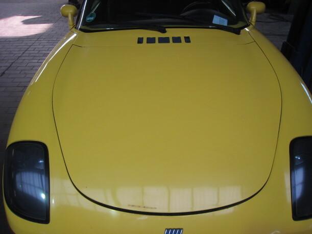 Foto: MOTORHAUBE eines Fiat Barchetta 1.8 16V CD