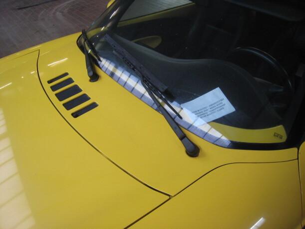 Foto: WISCHERABDECKUNG/ WINDLAUF eines Fiat Barchetta 1.8 16V CD