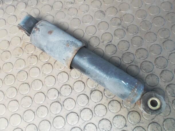 Foto: STOSSDÄMPFER HINTEN LINKS eines Fiat Barchetta 1.8 16V CD