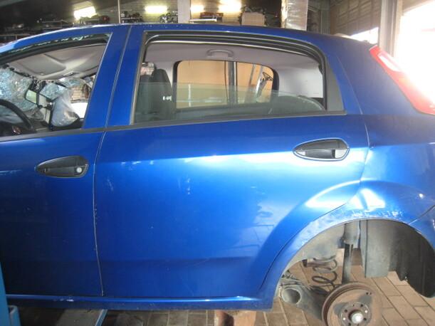 Foto: TÜR HINTEN LINKS eines Fiat Grande Punto 1.4 8V CD