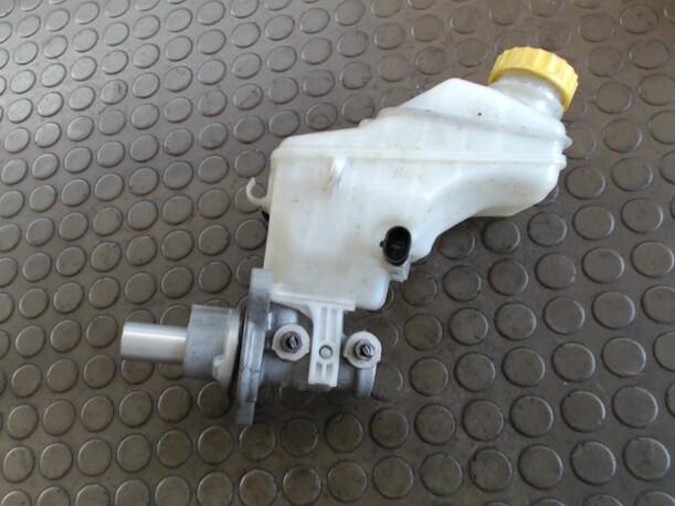 Foto: HAUPTBREMSZYLINDER eines Fiat Grande Punto 1.4 8V CD