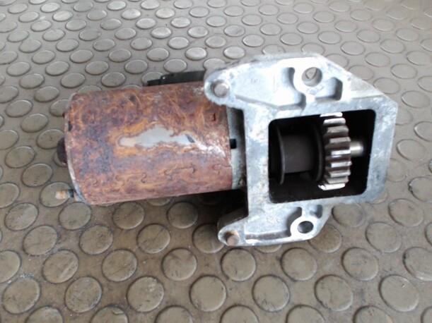 Foto: ANLASSER / STARTER eines Ford Mondeo Turnier 24VV6 CD
