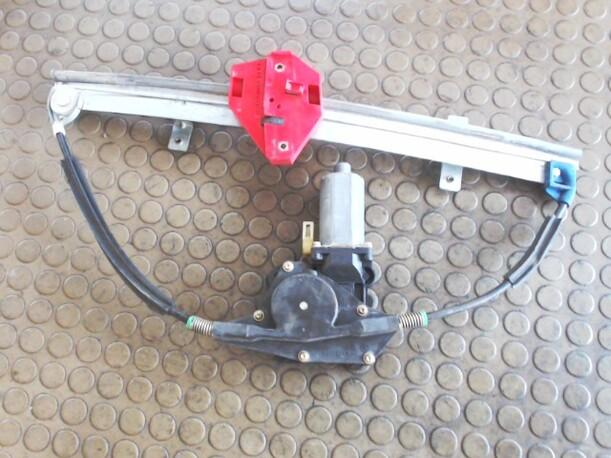 Foto: FENSTERHEBER ELEKTR  VORNE LINKS eines Ford Mondeo Turnier V6 CD