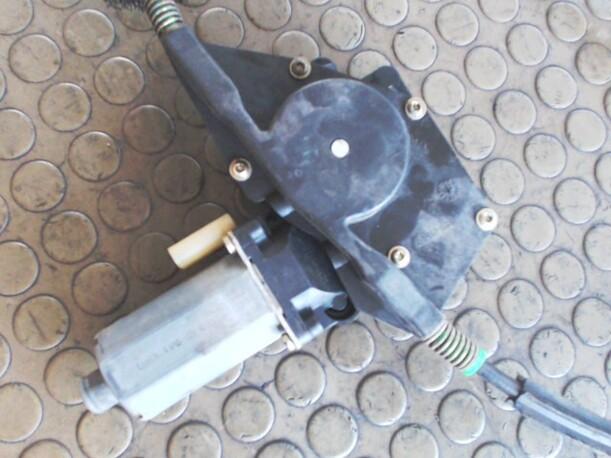 Foto: FENSTERHEBER ELEKTR. HINTEN  RECHTS eines Ford Mondeo Turnier V6 CD