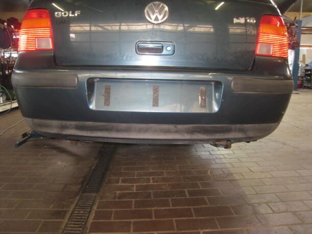 Foto: STOßSTANGE / STOSSFÄNGER HINTEN eines VW Golf 1.6 CD