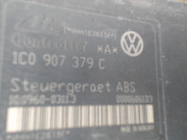 Foto: HAUPTBREMSAGGREGAT ABS eines VW Golf 1.6 CD