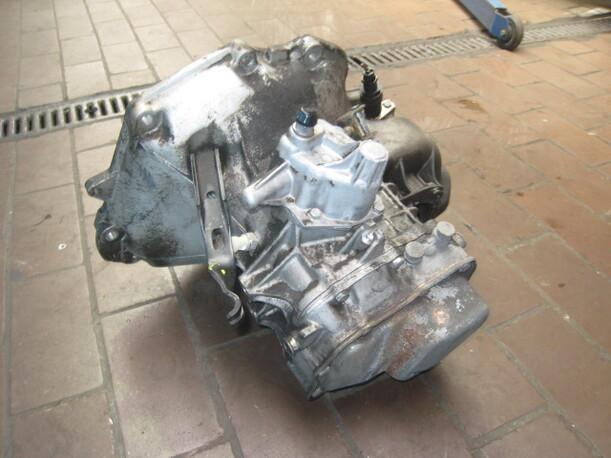 Foto: SCHALTGETRIEBE 5-GANG F15 C3,74 eines Opel Tigra 1.6i 16V CD