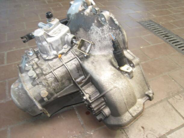 Foto: SCHALTGETRIEBE 5-GANG F15 C3,74 eines Opel Tigra 1.6i 16V CD