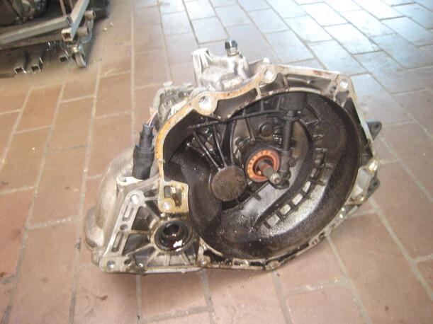 Foto: SCHALTGETRIEBE 5-GANG F15 C3,74 eines Opel Tigra 1.6i 16V CD