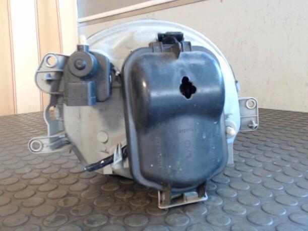 Foto: SCHEINWERFER LINKS eines Renault Twingo 1.2 CD