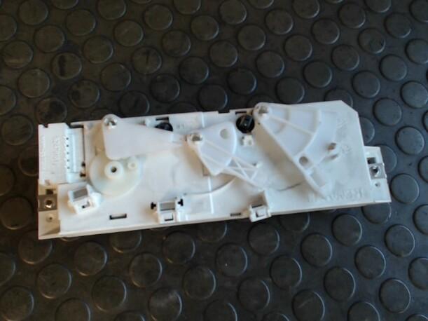 Foto: HEIZUNGSBETÄTIGUNG eines Renault Twingo 1.2 CD