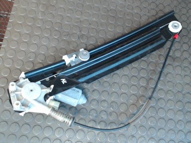 Foto: FENSTERHEBER ELEKTRISCH HINTEN LINKS eines BMW 530d CD