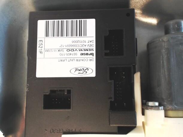 Foto: FENSTERHEBER VORNE LINKS (4/5-TÜRER) eines Ford Focus 1.6 16V CD