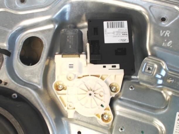 Foto: FENSTERHEBER VORNE RECHTS (4/5-TÜRER eines Ford Focus 1.6 16V CD