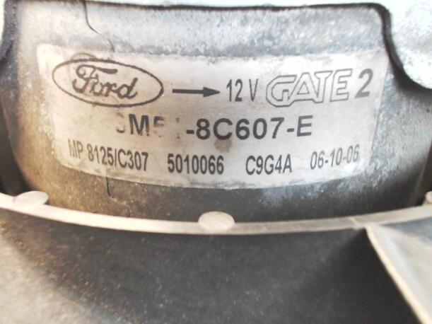 Foto: ELEKTROLÜFTER eines Ford Focus 1.6 16V CD