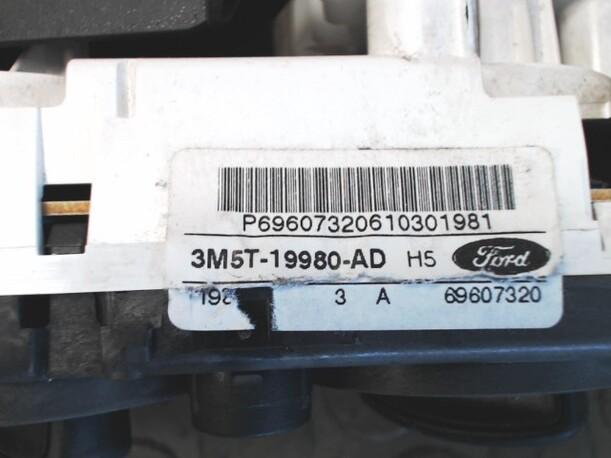 Foto: HEIZUNGSBETÄTIGUNG eines Ford Focus 1.6 16V CD