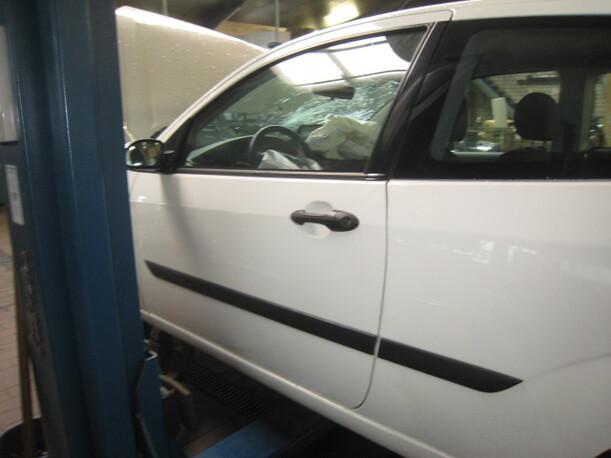 Foto: TÜR VORN LINKS (2/3-Türer) eines Ford Focus CD