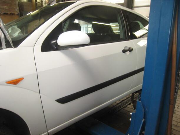 Foto: TÜR VORN LINKS (2/3-Türer) eines Ford Focus CD