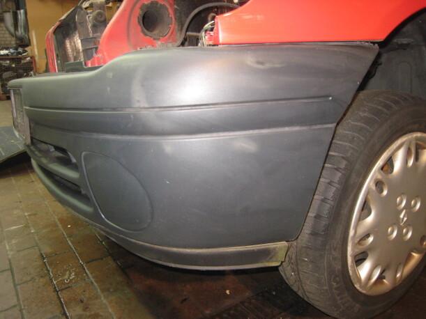 Foto: STOßFÄNGER / STOßSTANGE VORNE eines Renault Clio 1.2 Top