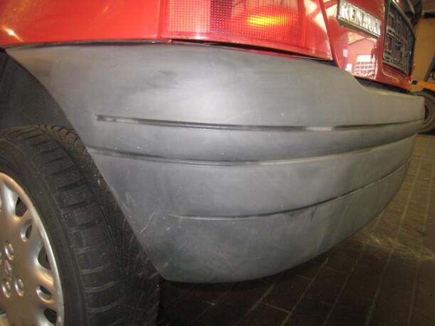 Foto: STOßSTANGE / STOSSFÄNGER HINTEN eines Renault Clio 1.2 Top