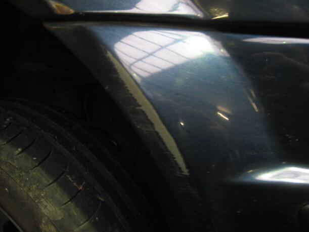 Foto: STOßFÄNGER / STOßSTANGE VORNE eines Mazda 323 F 1.5 CD