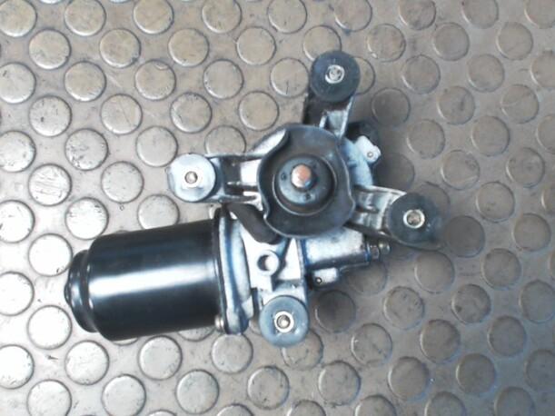 Foto: SCHEIBENWISCHERMOTOR VORN eines Mazda 323 F 1.5 CD
