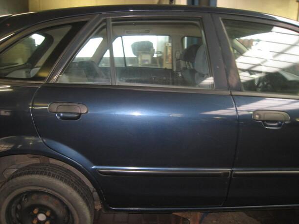 Foto: TÜR HINTEN RECHTS eines Mazda 323 F 1.5 CD