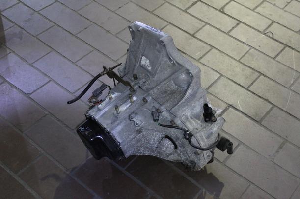 Foto: SCHALTGETRIEBE eines Mazda 323 F 1.5 CD