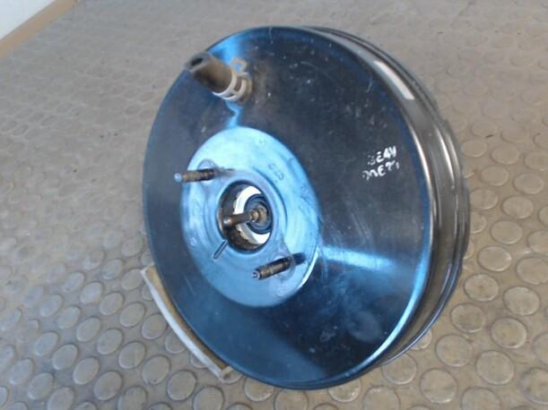Foto: BREMSKRAFTVERSTÄRKER eines Mazda 626 2.0 Top