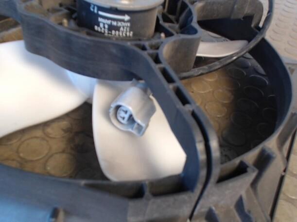 Foto: ELEKTROLÜFTER eines Mazda 626 2.0 Top