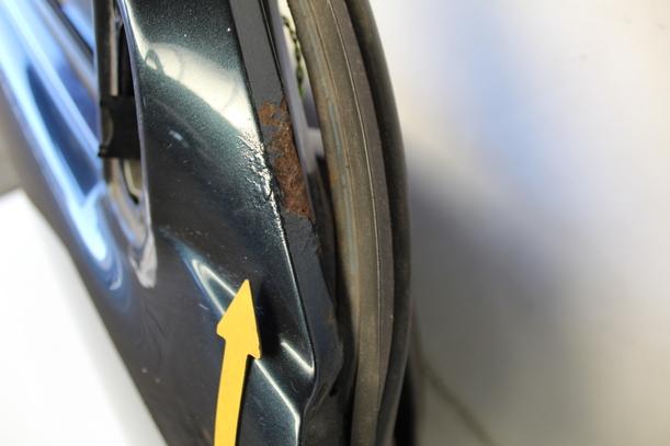 Foto: TÜR VORN RECHTS eines Mercedes-Benz E 200 T Top