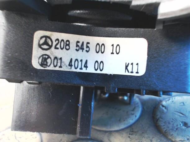 Foto: BLINKSCHALTER/KOMBISCHALTER eines Mercedes-Benz E 200 T Top