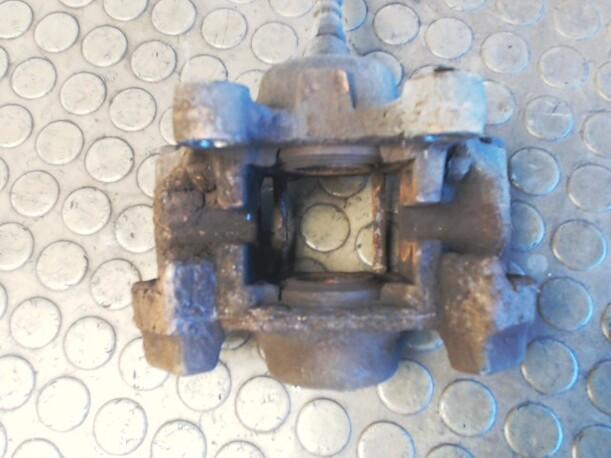 Foto: BREMSSATTEL HINTEN LINKS eines Mercedes-Benz E 200 T Top